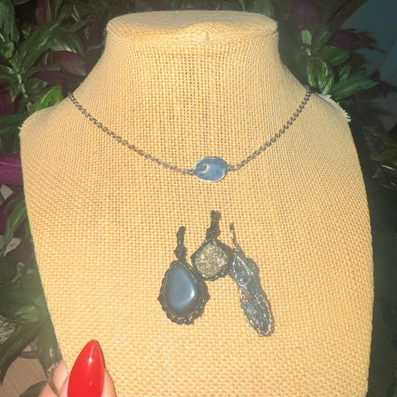 New in show - Picture 2 of 4